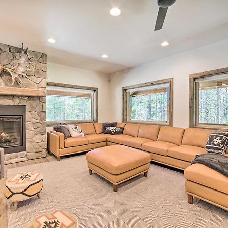 Contemporary Cabin With Game Room And Fire Pit Island Park Exterior photo