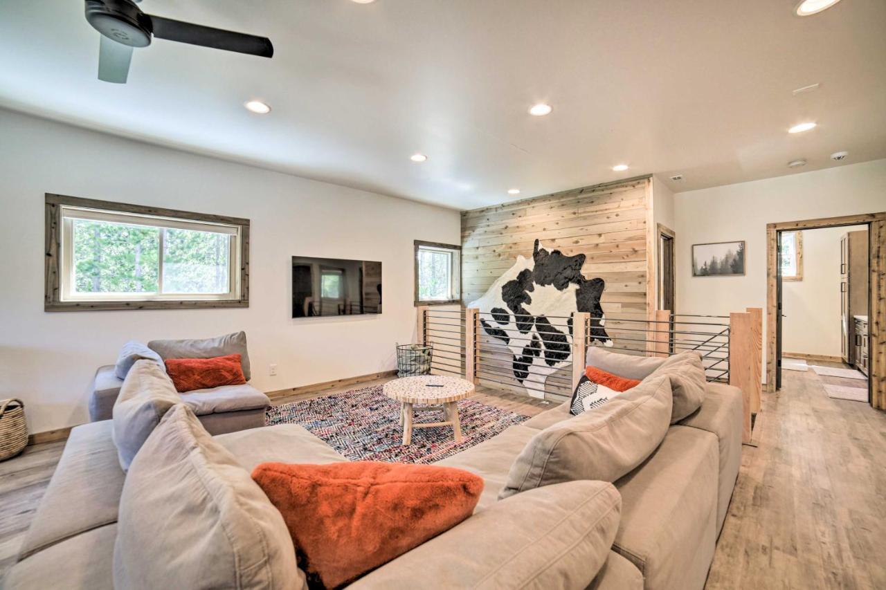 Contemporary Cabin With Game Room And Fire Pit Island Park Exterior photo