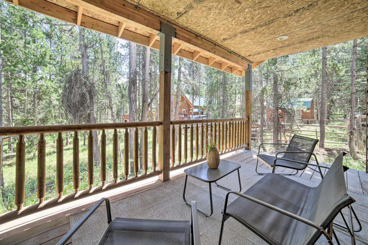 Contemporary Cabin With Game Room And Fire Pit Island Park Exterior photo